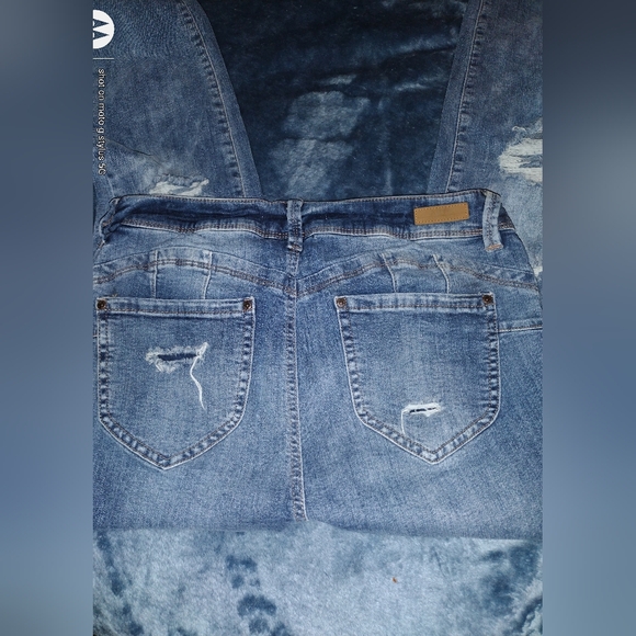 H & H Skinny Distressed Jeans - Picture 4 of 6